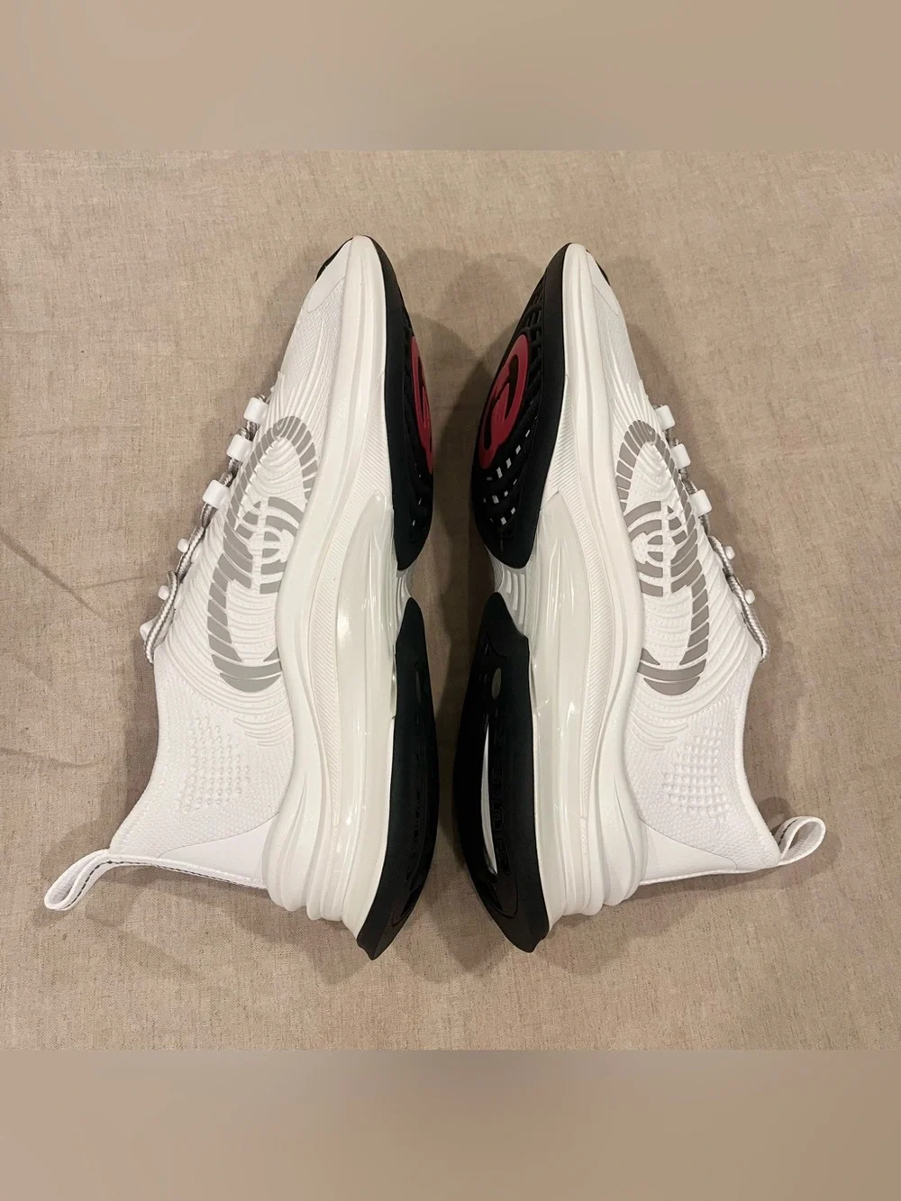 Gucci gg logo